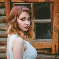 Таша Танари